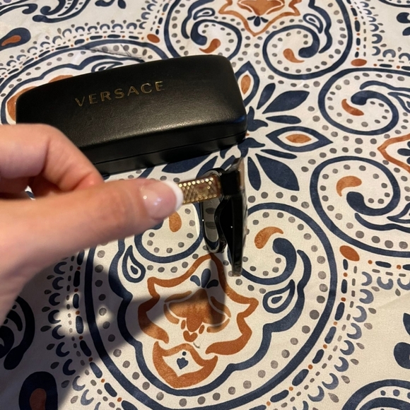 Versace sunglasses - Picture 4 of 4